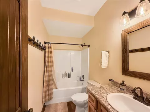Bath - 207 Expedition Dr, Dillon, MT 59725 photo 5 of 5