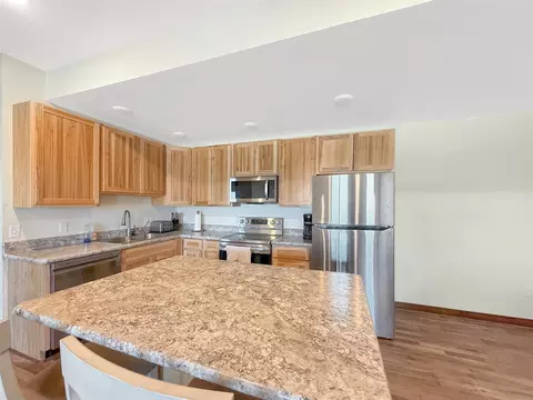 Kitchen - 207 Expedition Dr, Dillon, MT 59725 photo 6 of 8