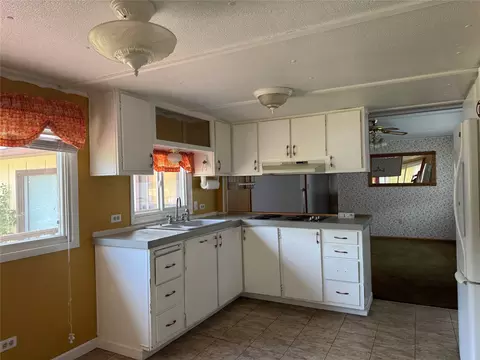 Kitchen - 11143 Silver St, Clinton, MT 59825 photo 1 of 2
