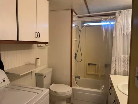 Bath - 11143 Silver St, Clinton, MT 59825 photo 1 of 1
