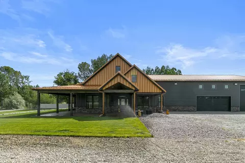 29 Lower Hawk Valley Rd, Columbus, MT 59019