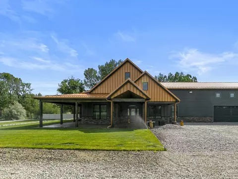 29 Lower Hawk Valley Rd, Columbus, MT 59019