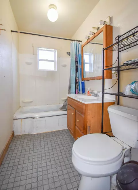 Bath - 42419 3rd Ave E, Pablo, MT 59855 photo 1 of 1