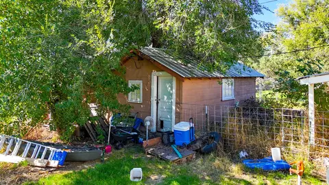 Exterior - 42419 3rd Ave E, Pablo, MT 59855 photo 6 of 7
