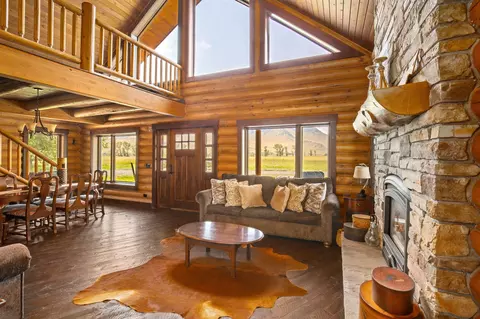 Living - 2173 Old Us Hwy 91, Cascade, MT 59421 photo 7 of 14