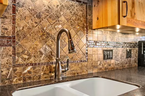 Kitchen - 2173 Old Us Hwy 91, Cascade, MT 59421 photo 6 of 8