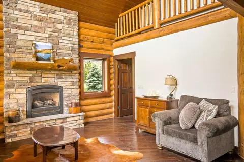 Living - 2173 Old Us Hwy 91, Cascade, MT 59421 photo 6 of 14