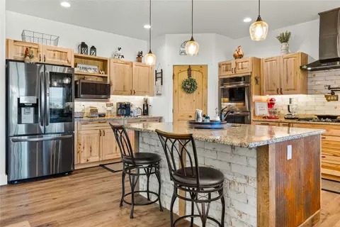 Kitchen - 400 Cochell Way, Corvallis, MT 59828 photo 5 of 8