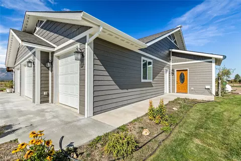 Exterior - 400 Cochell Way, Corvallis, MT 59828 photo 12 of 17