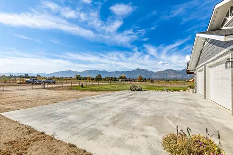 Exterior - 400 Cochell Way, Corvallis, MT 59828 photo 13 of 17