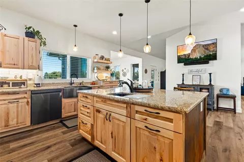 Kitchen - 400 Cochell Way, Corvallis, MT 59828 photo 6 of 8