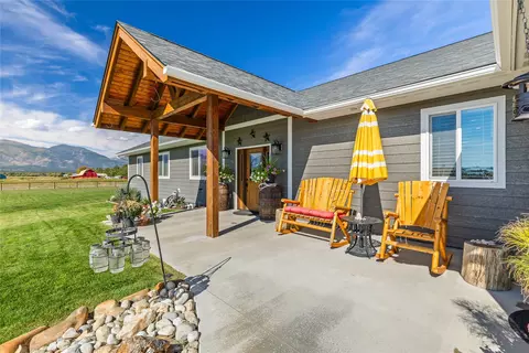 Exterior - 400 Cochell Way, Corvallis, MT 59828 photo 5 of 17