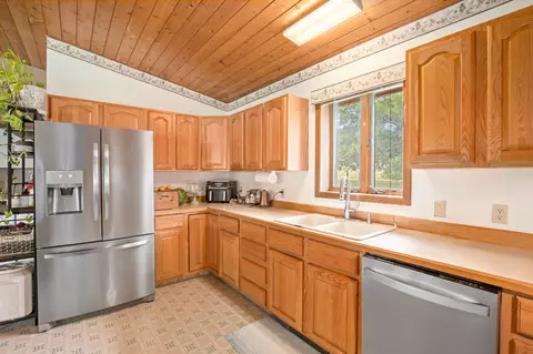Kitchen - 29 Tower Rock Rd, Cascade, MT 59421 photo 2 of 3