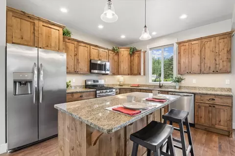 Kitchen - 615 Mill Pond Pl, Bigfork, MT 59911 photo 2 of 5