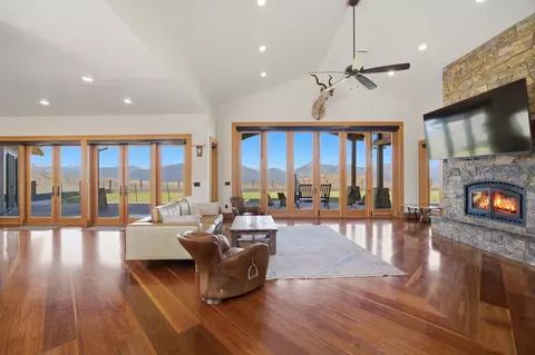 Living - 555 Skyfire Dr, Hamilton, MT 59840 photo 2 of 8