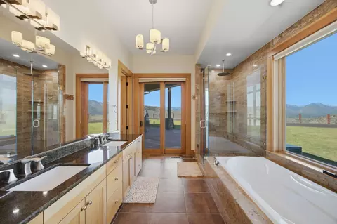 Bath - 555 Skyfire Dr, Hamilton, MT 59840 photo 1 of 7