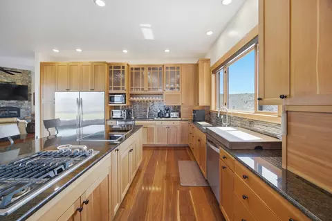 Kitchen - 555 Skyfire Dr, Hamilton, MT 59840 photo 4 of 5