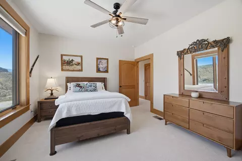 Bedroom - 555 Skyfire Dr, Hamilton, MT 59840 photo 3 of 5