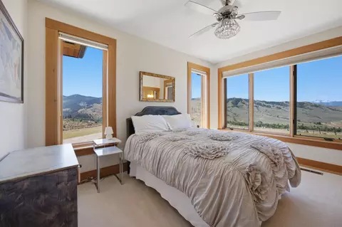 Bedroom - 555 Skyfire Dr, Hamilton, MT 59840 photo 4 of 5