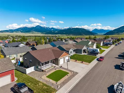 812 Pleiades Pl, Livingston, MT 59047