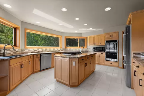 Kitchen - 349 Echo Chalet Dr, Bigfork, MT 59911 photo 2 of 2