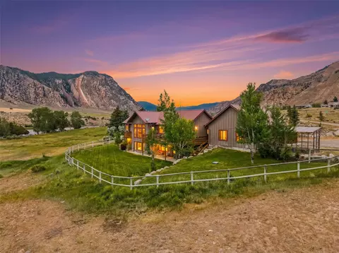 521 Us Hwy 89 S, Gardiner, MT 59030
