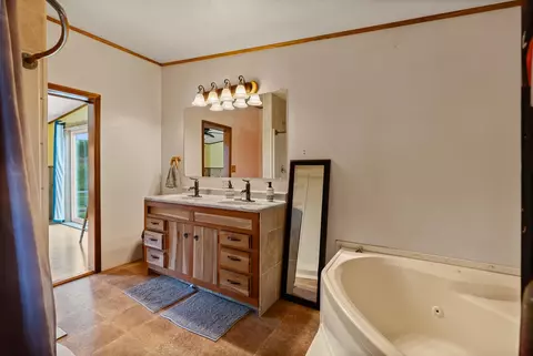 Bath - 651 Milty Ln, Hamilton, MT 59840 photo 1 of 3