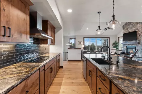 Kitchen - 263 Spurwing Loop, Lakeside, MT 59922 photo 1 of 4
