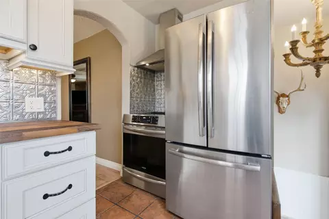 Kitchen - 655 7th Ave, Kalispell, MT 59901 photo 2 of 2