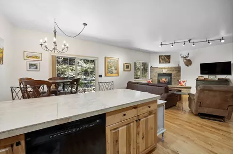 Kitchen - 278 Eagle Bend Dr, Bigfork, MT 59911 photo 2 of 4