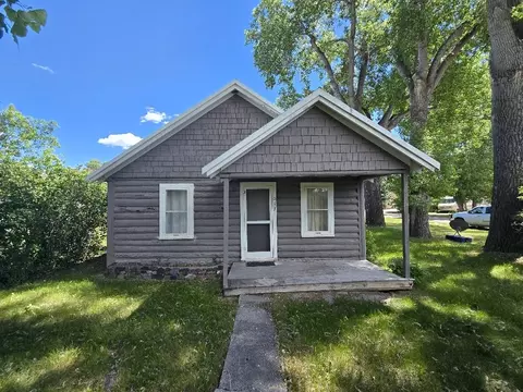 513 3rd Ave SW, Choteau, MT 59422