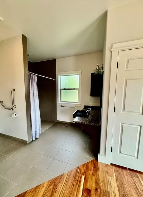 Bath - 7590 Kingpost Loop, Helena, MT 59602 photo 1 of 8