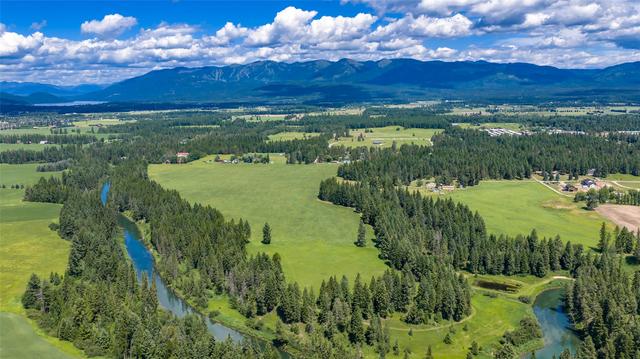 300 Barnes Ln, Columbia Falls, MT 59912