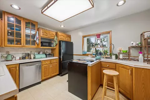Kitchen - 480 Egan Rd, Kalispell, MT 59901 photo 2 of 7