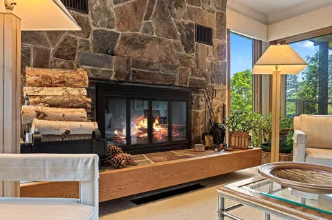 Living - 147 Golf Ter, Bigfork, MT 59911 photo 4 of 8