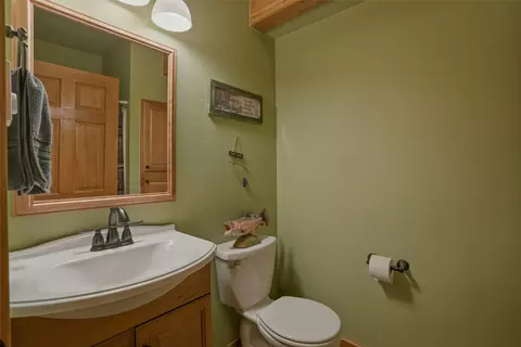 Bath - 2108 Silver Ridge Rd, Hamilton, MT 59840 photo 3 of 3