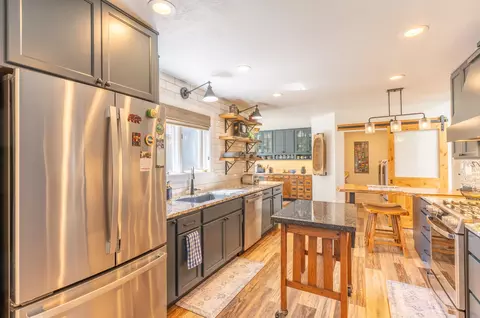 Kitchen - 77 Golf Ter, Bigfork, MT 59911 photo 3 of 6