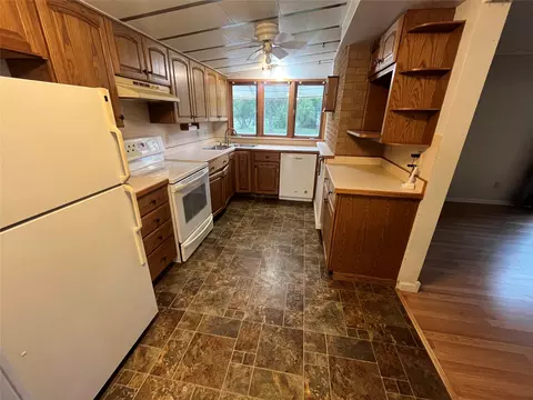 Kitchen - 822 Second St, Big Sandy, MT 59520 photo 1 of 1