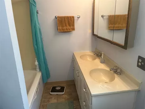 Bath - 822 Second St, Big Sandy, MT 59520 photo 1 of 1