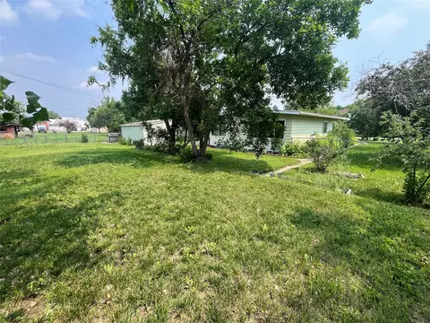 Exterior - 822 Second St, Big Sandy, MT 59520 photo 2 of 2
