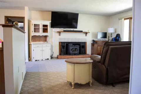 Living - 313 N Cherry St, Townsend, MT 59644 photo 2 of 5