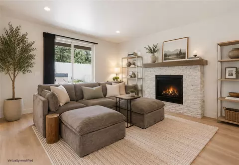 Living - 521 Eagle Valley Dr, Kalispell, MT 59901 photo 1 of 2