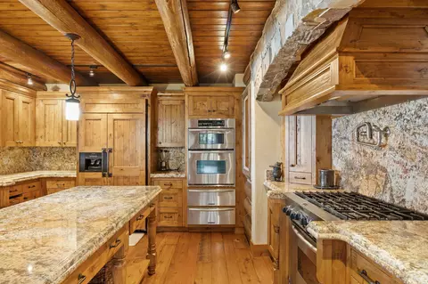 Kitchen - 13471 Albright Ln, Bigfork, MT 59911 photo 3 of 5