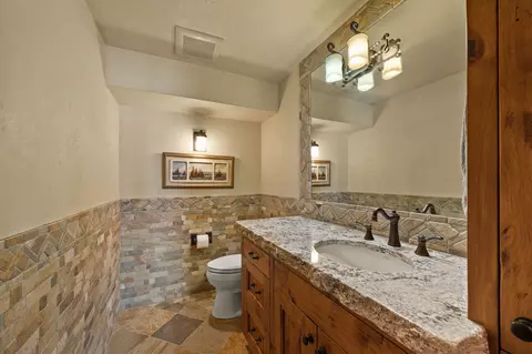 Bath - 13471 Albright Ln, Bigfork, MT 59911 photo 9 of 10