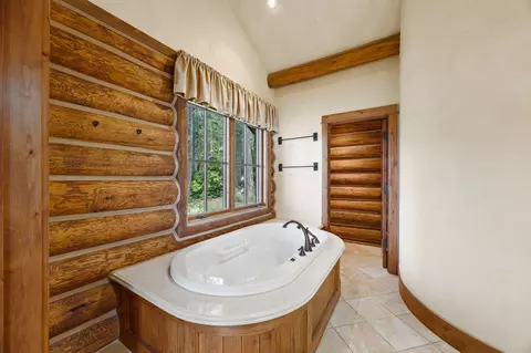 Bath - 13471 Albright Ln, Bigfork, MT 59911 photo 1 of 10