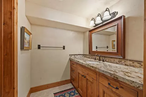 Bath - 13471 Albright Ln, Bigfork, MT 59911 photo 7 of 10