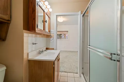 Bath - 317 S Cleveland St, Boulder, MT 59632 photo 2 of 3