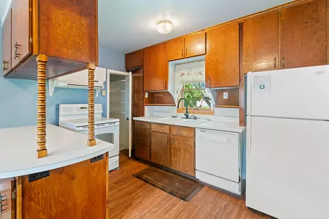 Kitchen - 317 S Cleveland St, Boulder, MT 59632 photo 1 of 2
