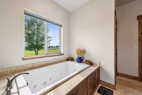 Bath - 1620 Moon Bow Loop, Kalispell, MT 59901 photo 3 of 4