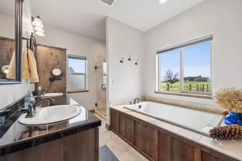 Bath - 1620 Moon Bow Loop, Kalispell, MT 59901 photo 1 of 4